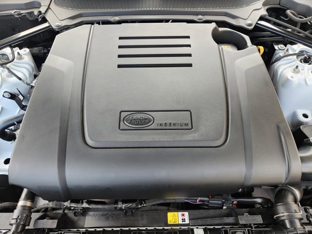 Used 2025 Land Rover Discovery S image 21