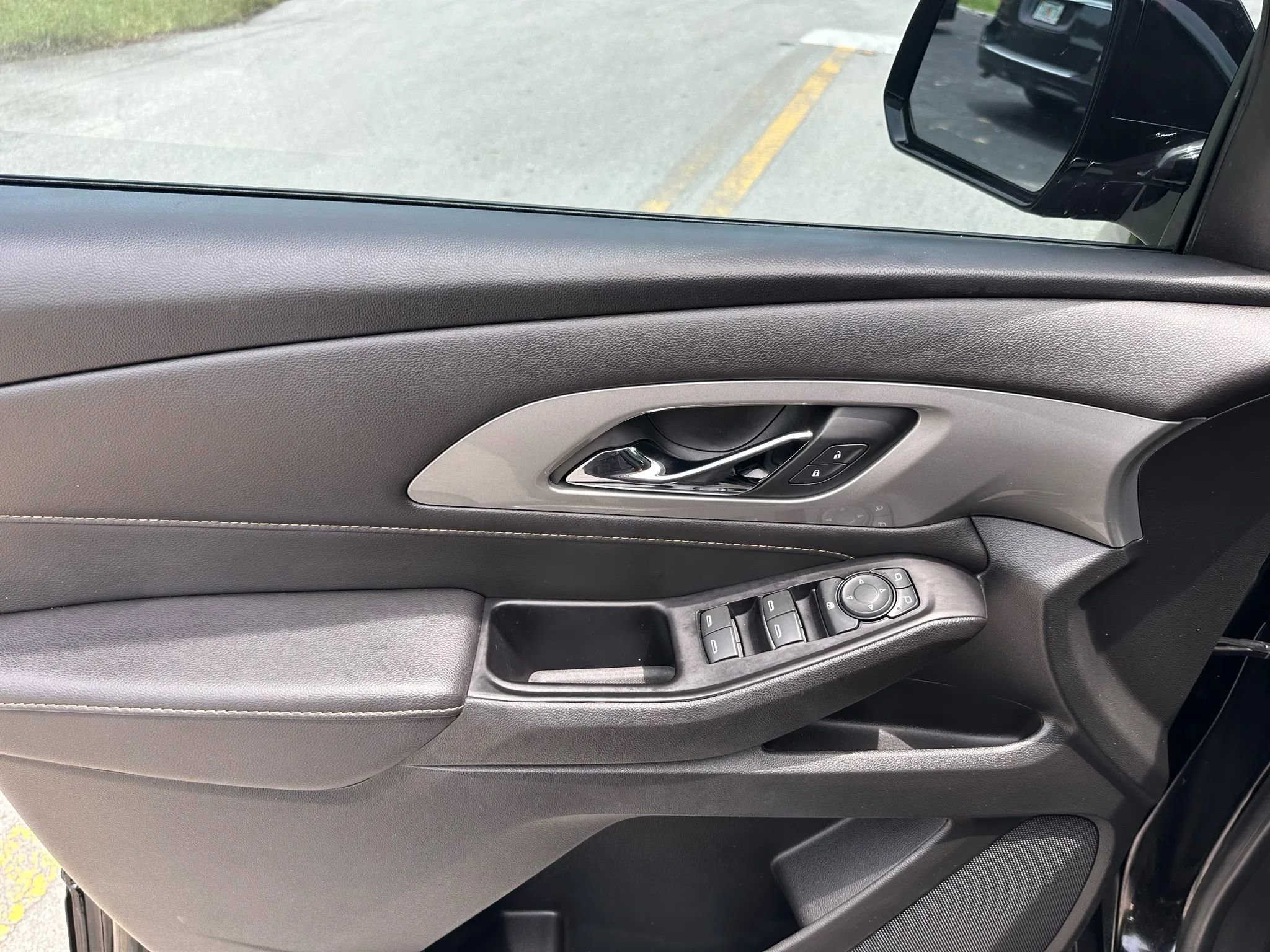 Used 2020 Chevrolet Traverse LS image 31