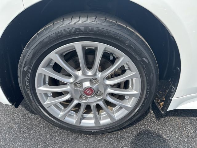 Used 2019 FIAT 124 Spider Classica w/ Technology Group RWD image 3