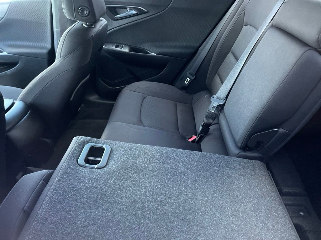 Used 2017 Chevrolet Malibu LS FWD image 3