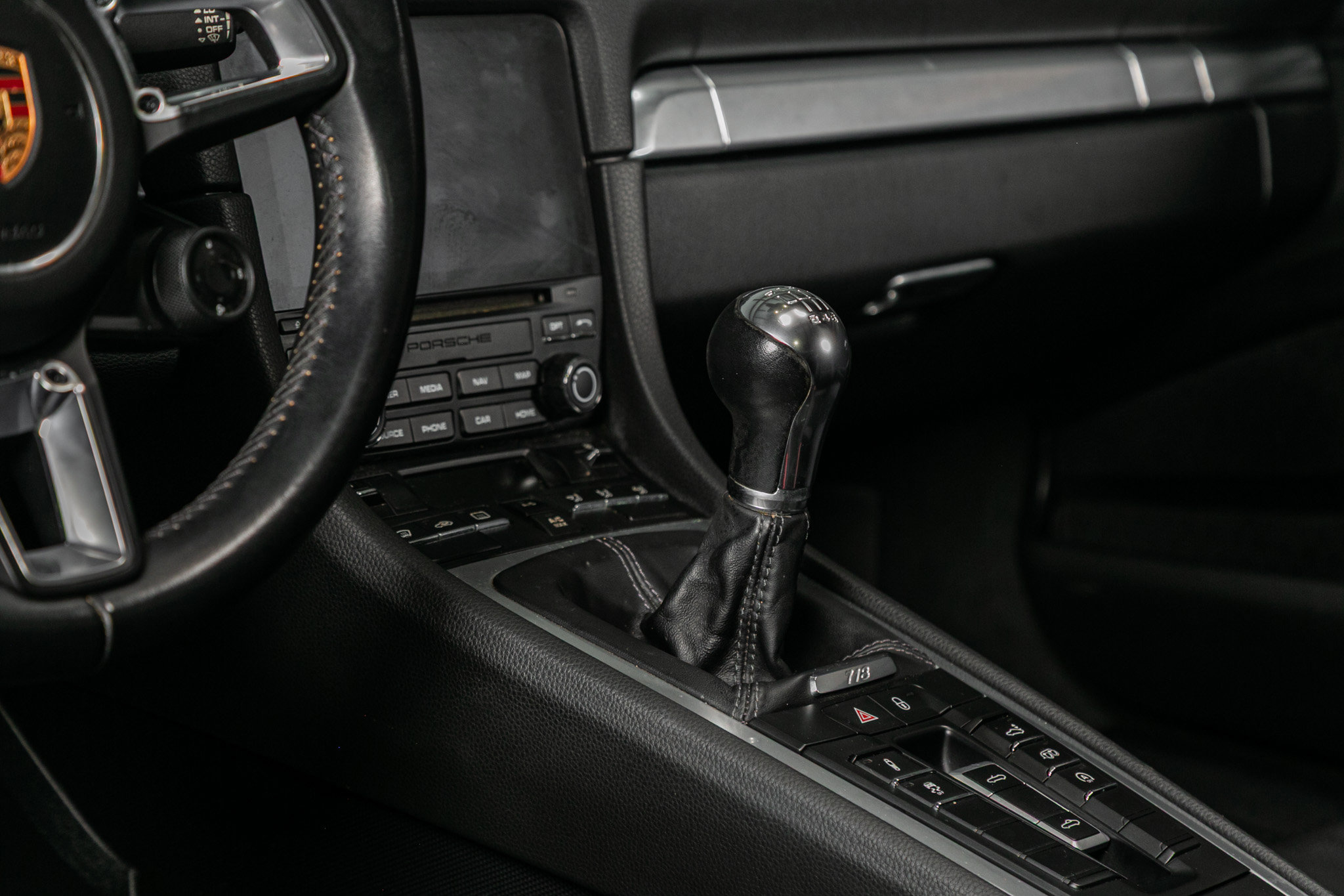 Used 2018 Porsche 718 Boxster Roadster w/ Sport Chrono Package image 25