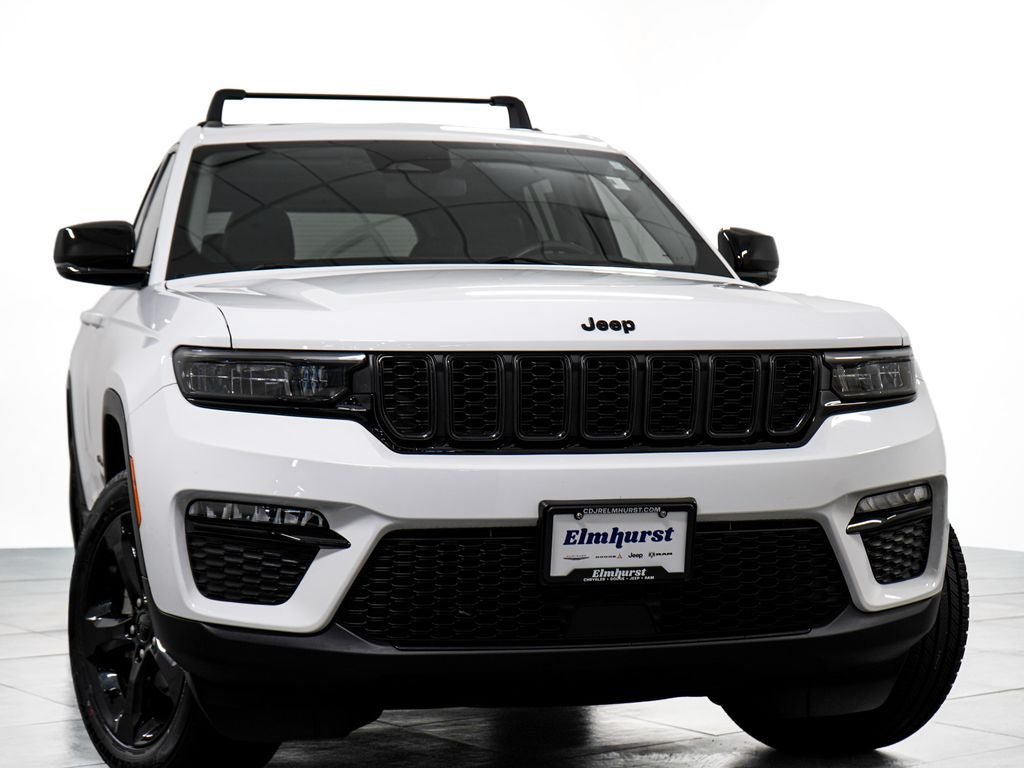 Used 2023 Jeep Grand Cherokee Limited w/ Black Appearance Package AWD/4WD image 3