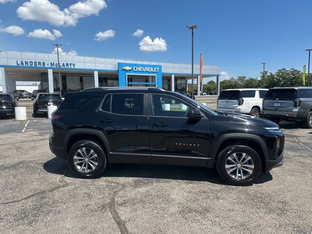 New 2026 Chevrolet Equinox LT image 2