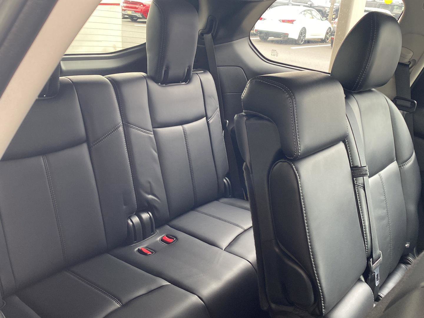 Used 2019 Nissan Pathfinder SL image 29