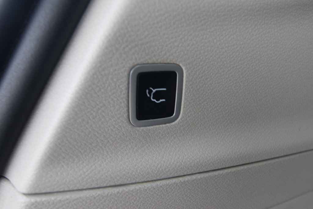 Used 2020 Chrysler Pacifica Touring-L Plus FWD image 38