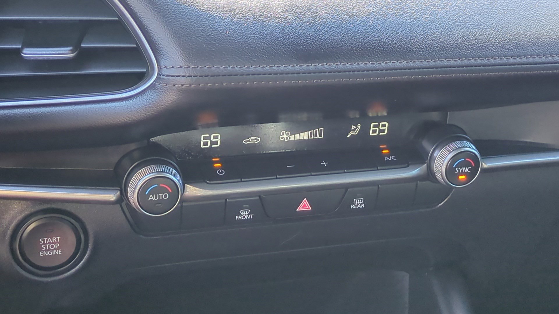 Used 2023 MAZDA MAZDA3 s image 24