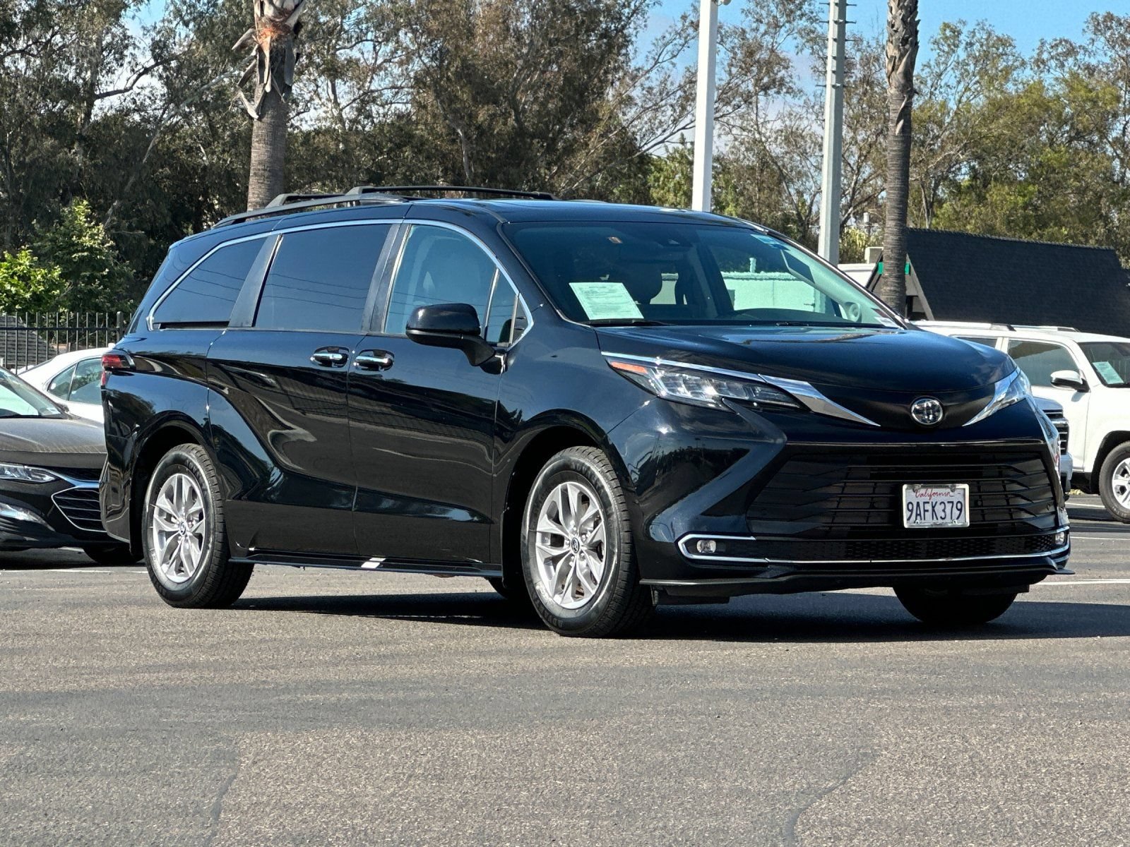Used 2022 Toyota Sienna XLE w/ XLE Plus Package AWD/4WD image 8