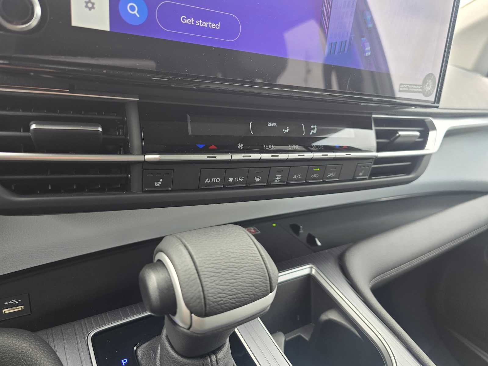 Used 2025 Toyota Sienna XLE AWD/4WD image 28