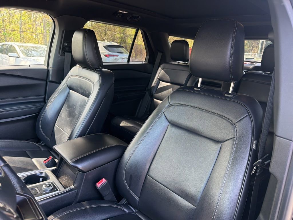 Used 2020 Ford Explorer XLT w/ Equipment Group 202A image 21