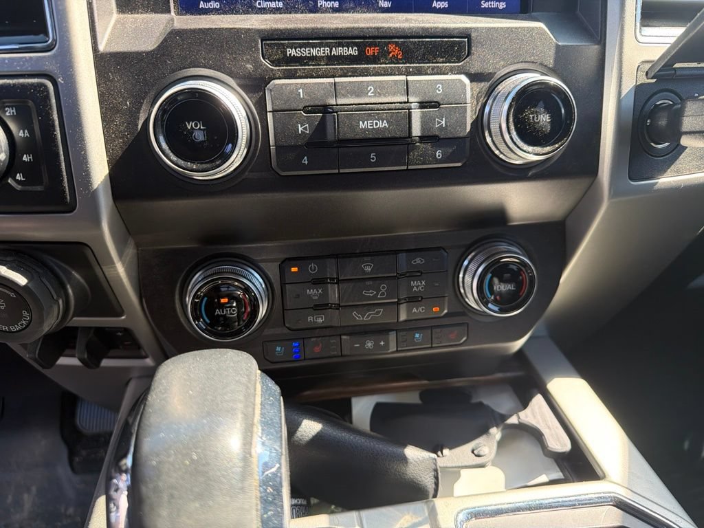 Used 2019 Ford F150 Lariat w/ Equipment Group 502A Luxury AWD/4WD image 17