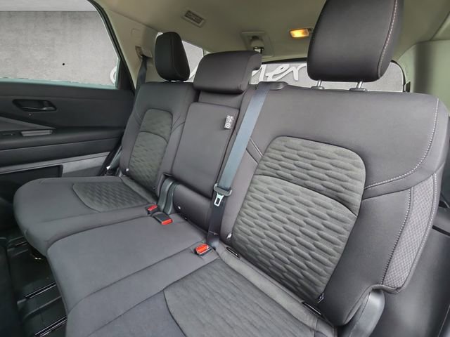 Certified 2025 Nissan Pathfinder SV image 22