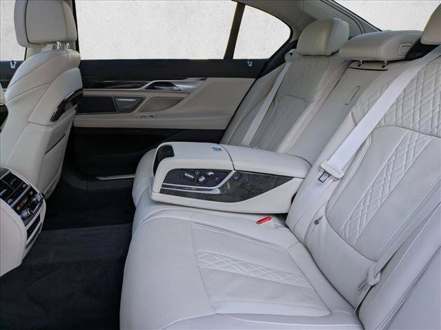 Certified 2022 BMW 750i xDrive image 20