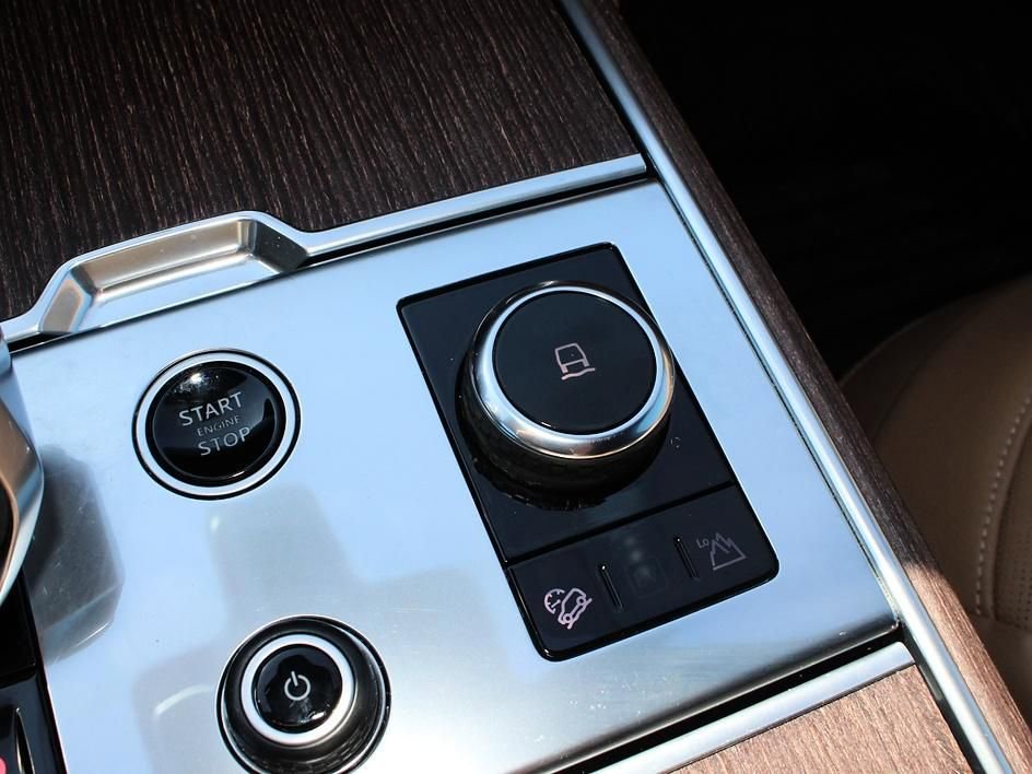 Used 2023 Land Rover Range Rover Long Wheelbase Autobiography image 23