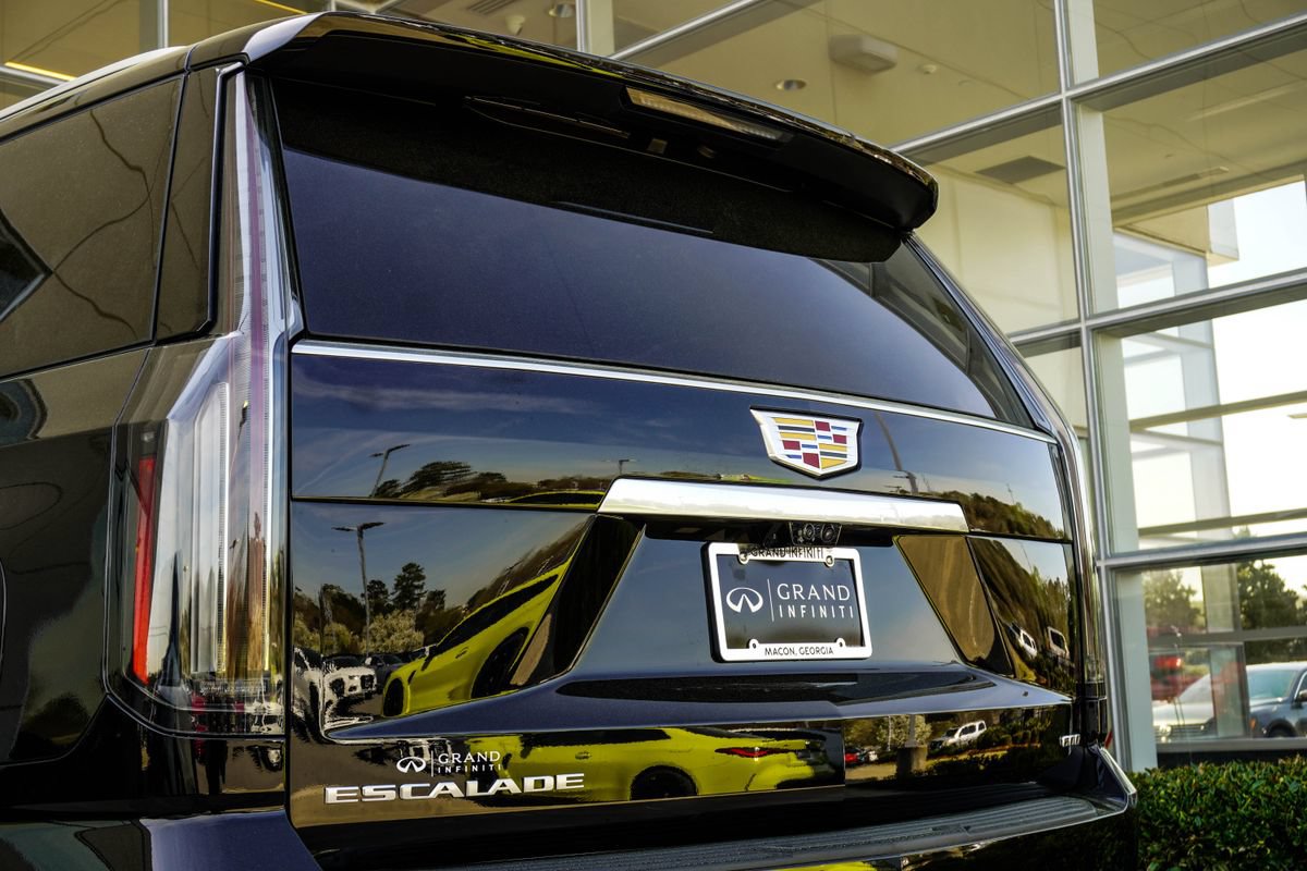 Used 2026 Cadillac Escalade Luxury w/ Touring Package AWD/4WD image 14