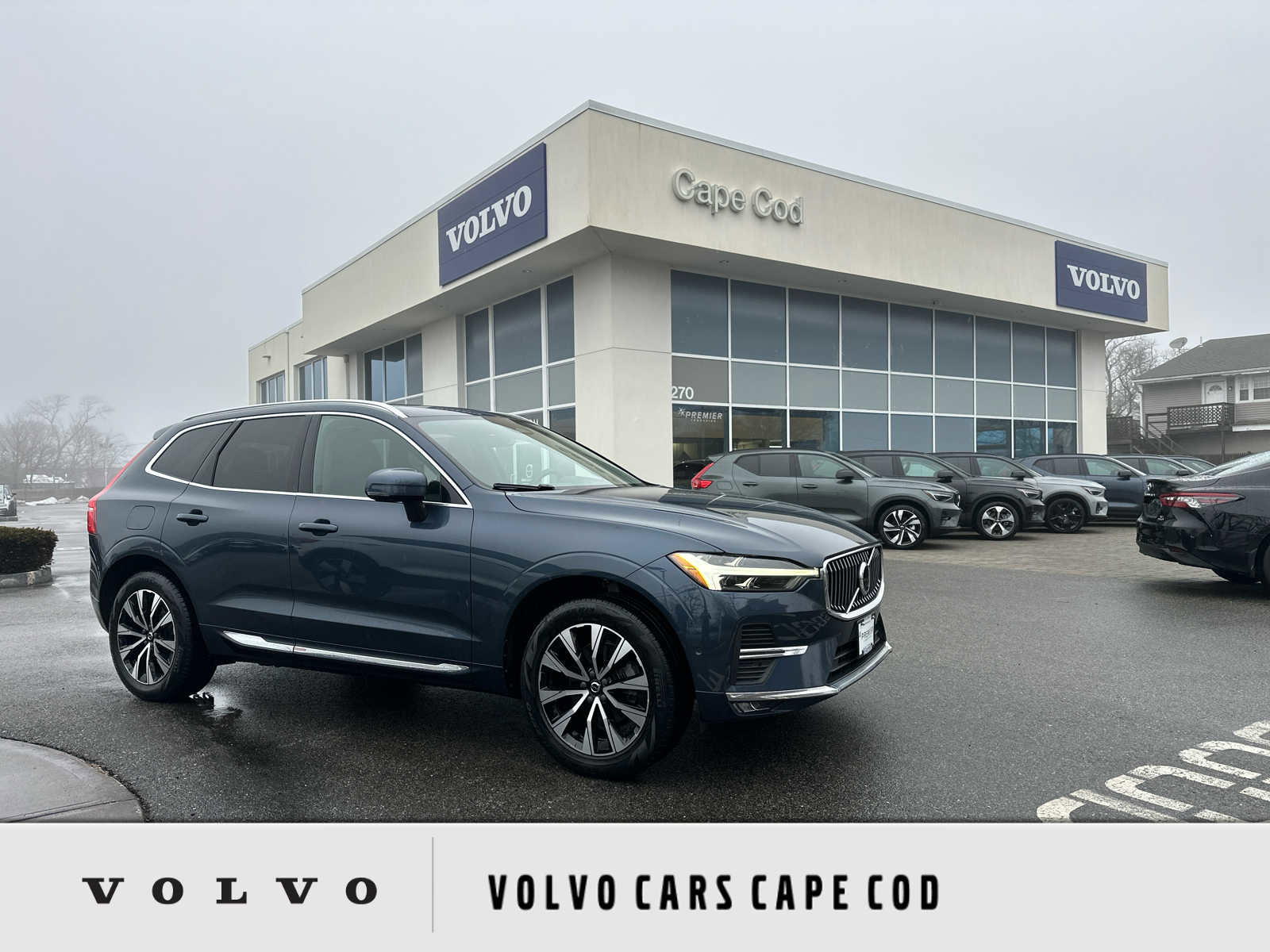 Used 2023 Volvo XC60 B5 Plus image 1