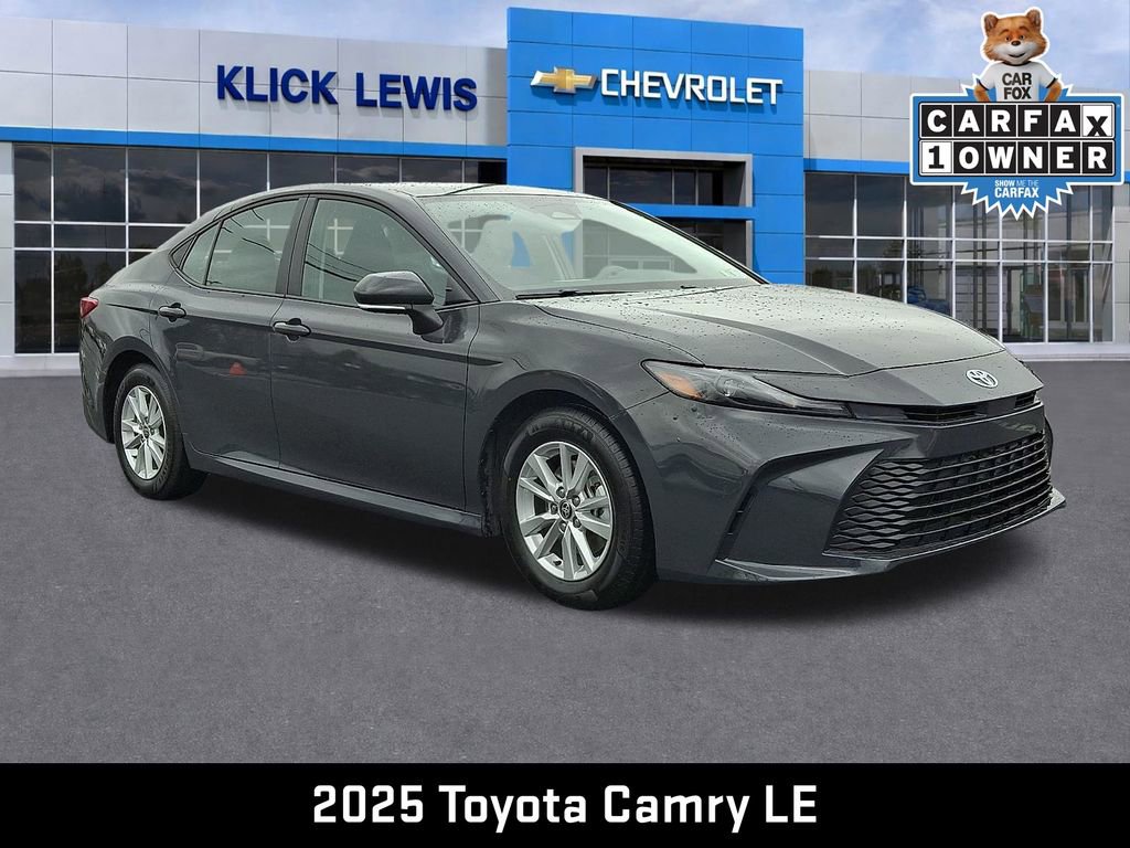 Used 2025 Toyota Camry LE image 1