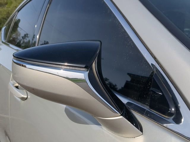 Used 2019 Lexus ES 350 w/ Accessory Package 2 image 11