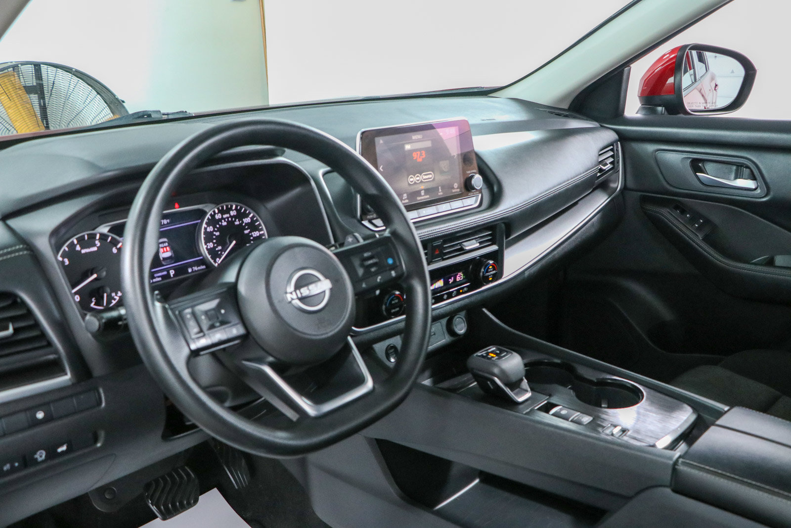 Used 2024 Nissan Rogue SV FWD image 22