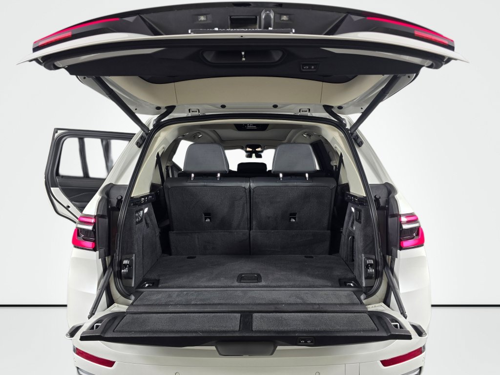 Used 2024 BMW X7 xDrive40i w/ Premium Package AWD/4WD image 15