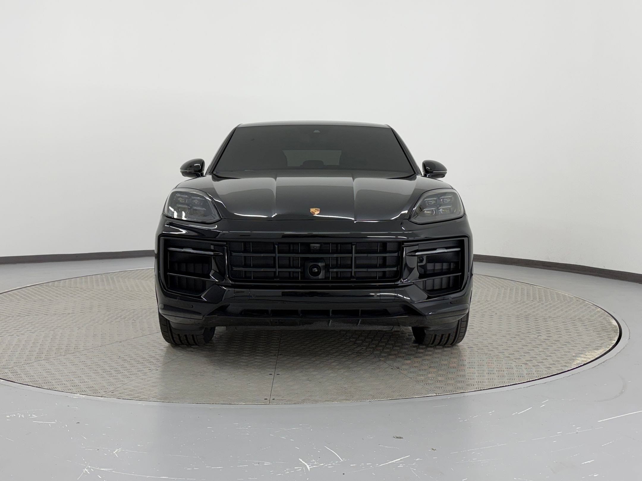 Certified 2025 Porsche Cayenne GTS AWD/4WD image 6