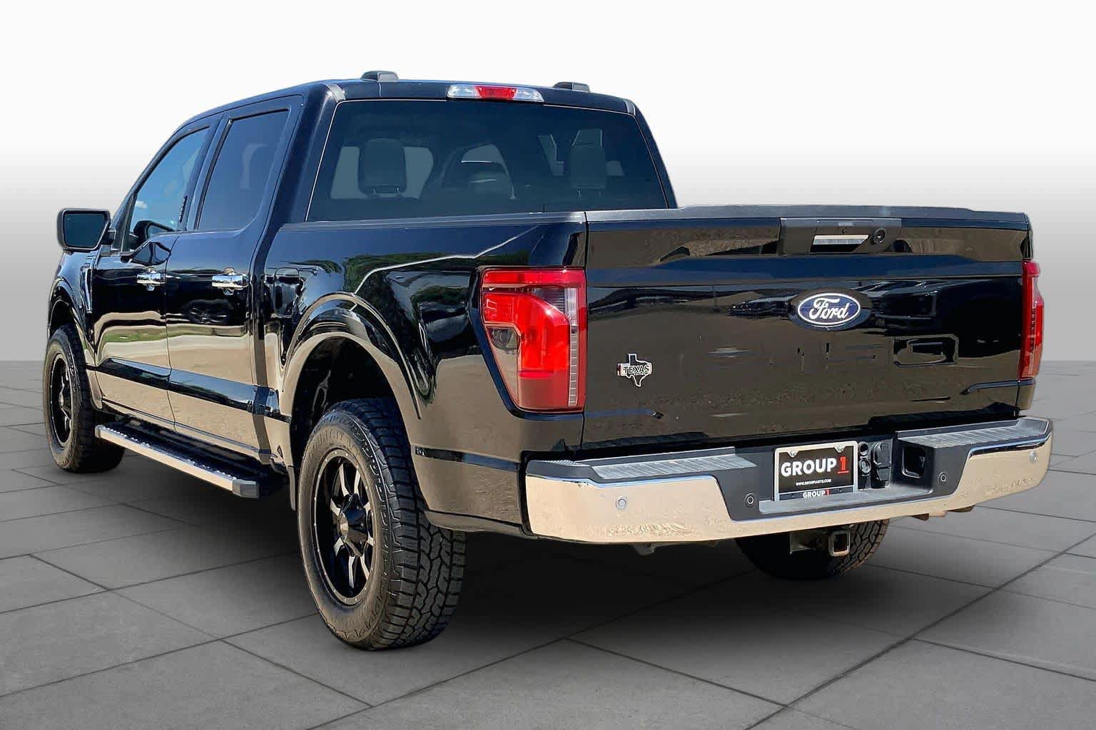 Used 2024 Ford F150 XLT w/ Mobile Office Package RWD image 12