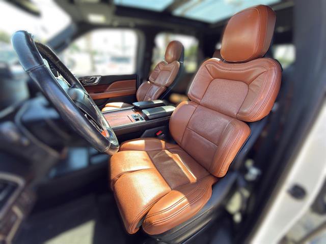 Used 2021 Lincoln Navigator Reserve w/ Luxury Package image 7