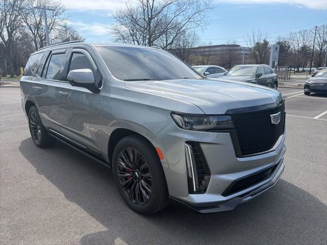 Used 2023 Cadillac Escalade V w/ LPO, ONYX Package image 7