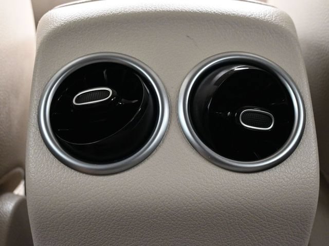 Used 2020 Mercedes-Benz GLB 250 w/ Premium Package image 15