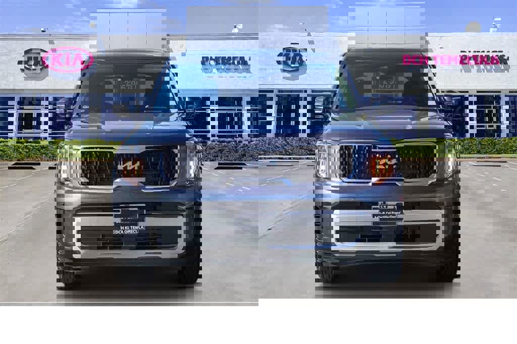 Certified 2024 Kia Telluride LX image 2