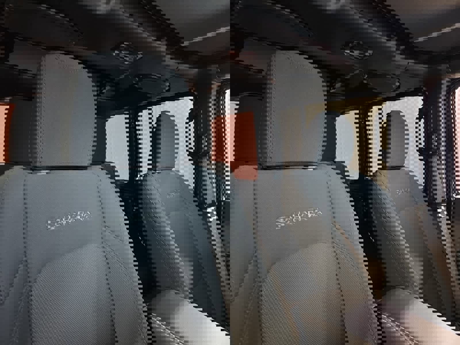 Used 2022 Jeep Wrangler Unlimited Sahara image 16