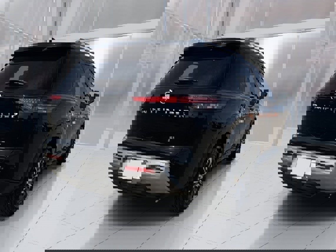 New 2025 Nissan Pathfinder SL image 5