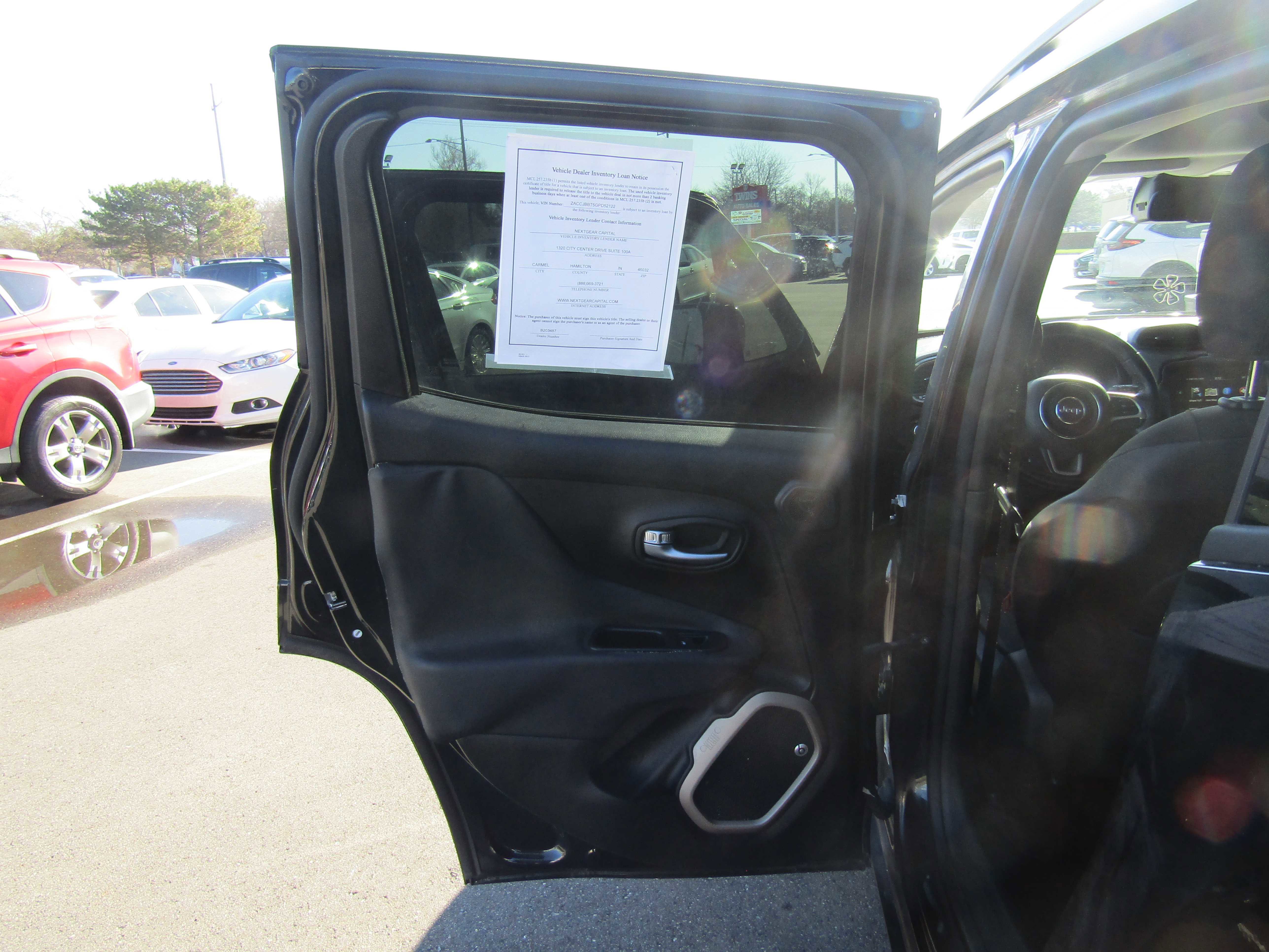 Used 2016 Jeep Renegade 75th Anniversary image 10