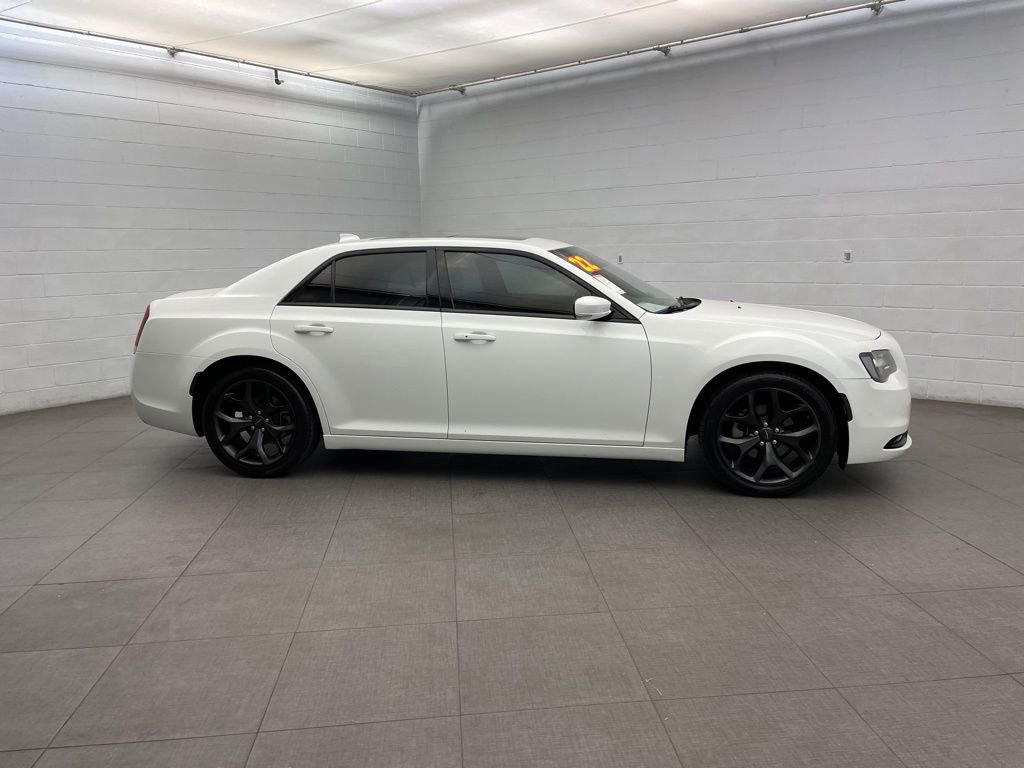 Certified 2022 Chrysler 300 S image 4