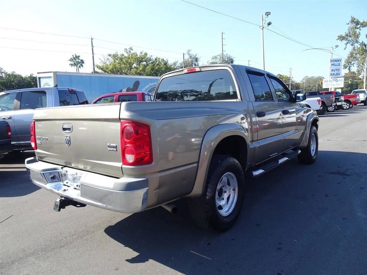 Used 2006 Dodge Dakota SLT w/ SLT Value Group image 2