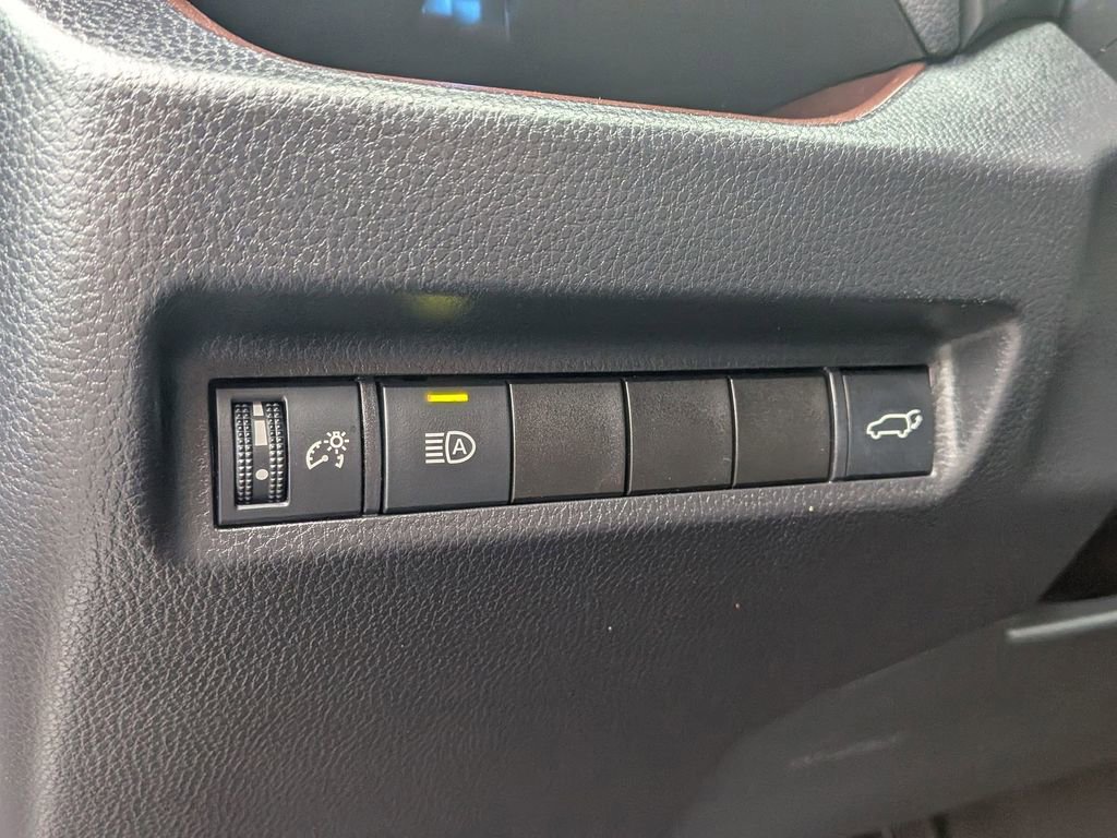 Used 2021 Toyota RAV4 Limited image 22