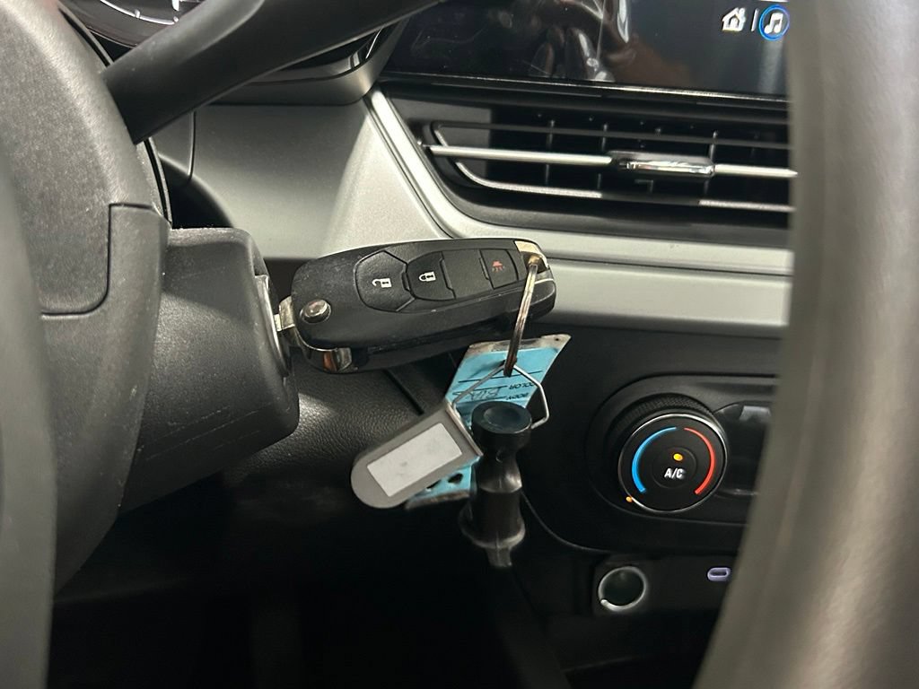 Used 2025 Chevrolet Trax LS FWD image 38