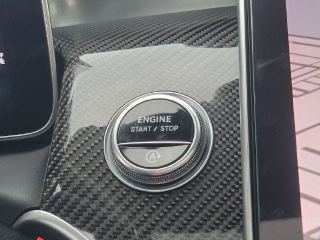 Used 2024 Mercedes-Benz GLC 43 AMG 4MATIC image 29