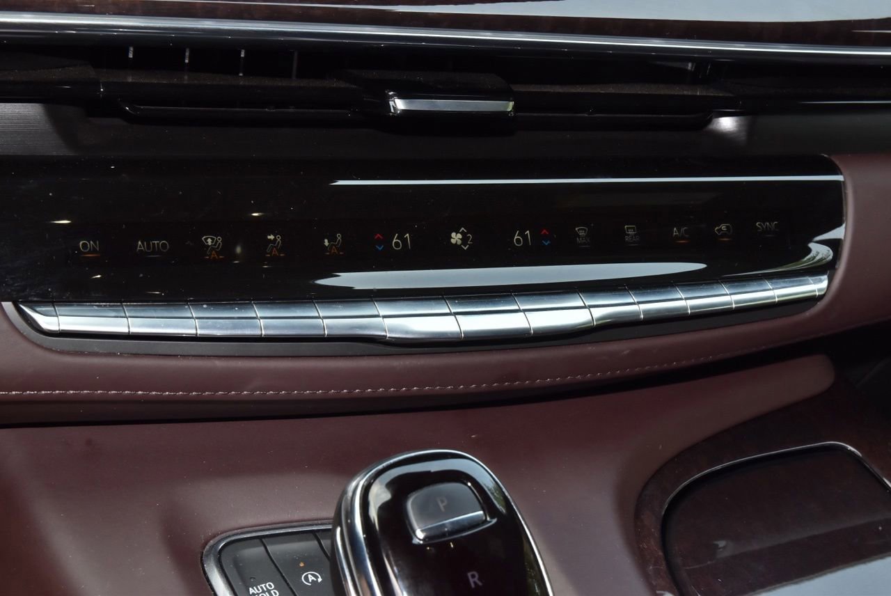 Used 2023 Cadillac Escalade ESV Sport Platinum w/ LPO, ONYX Package AWD/4WD image 30