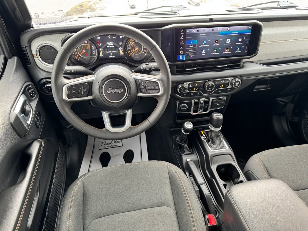 Used 2024 Jeep Wrangler Unlimited Sahara AWD/4WD image 19