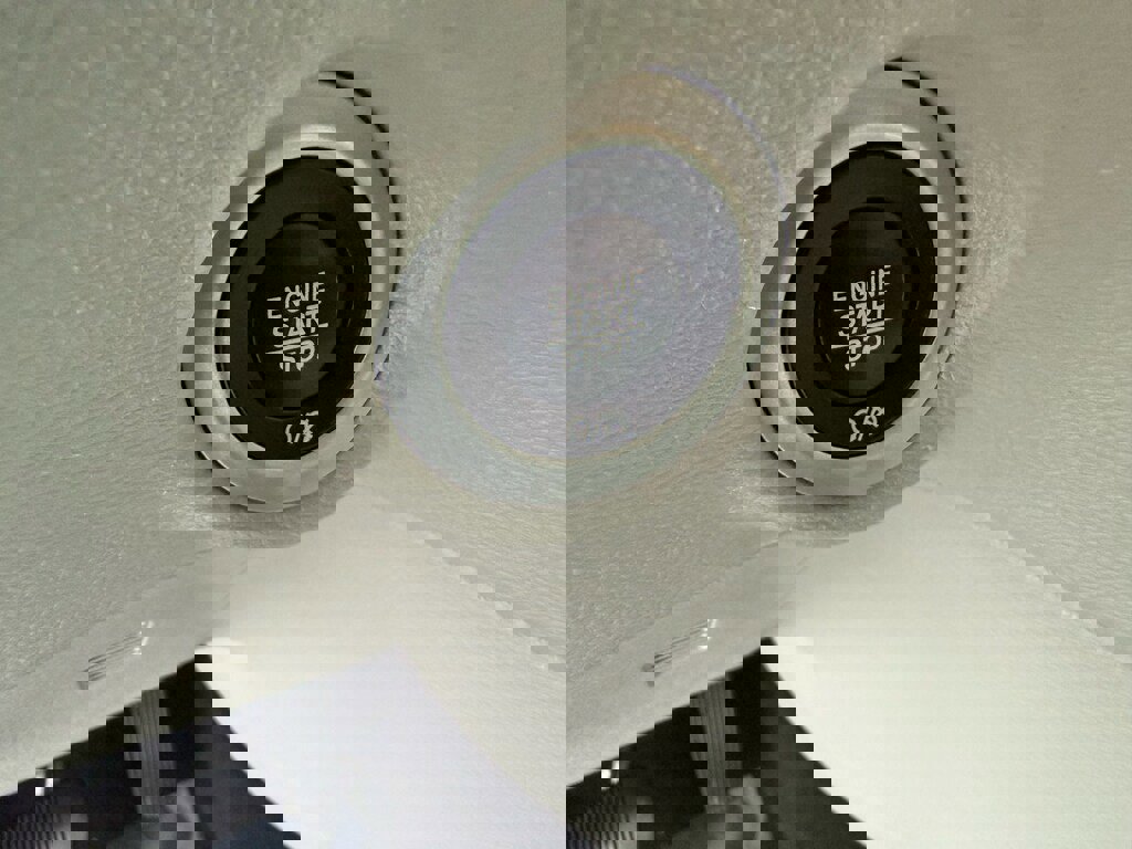 Used 2023 Chrysler Pacifica Touring-L image 12