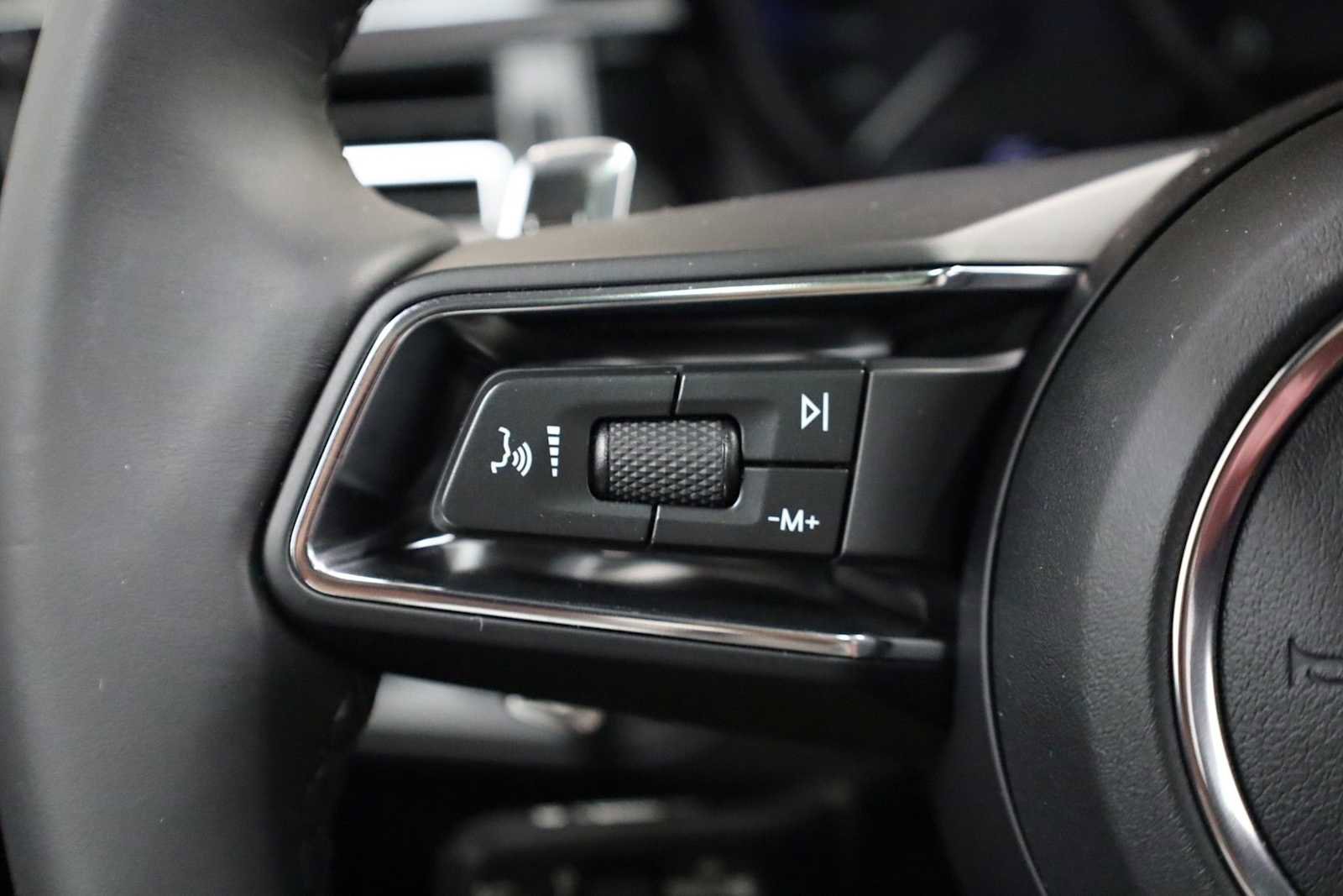 New 2026 Porsche Macan image 27