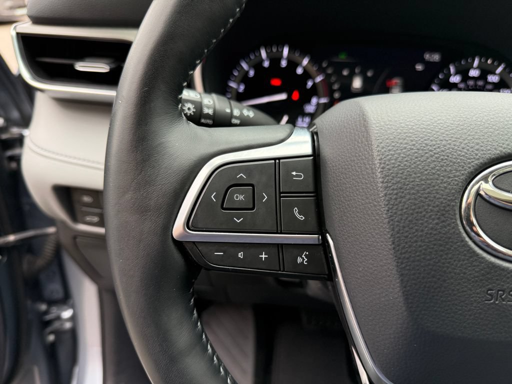 Used 2020 Toyota Highlander Limited FWD image 24