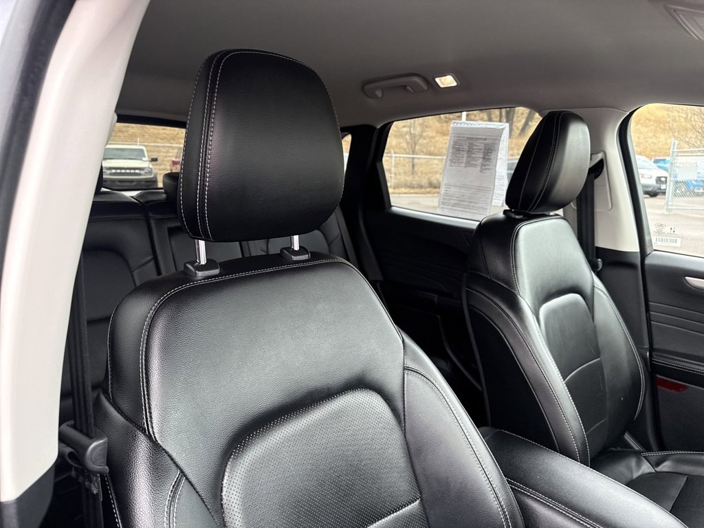 Certified 2022 Ford Escape SEL image 27