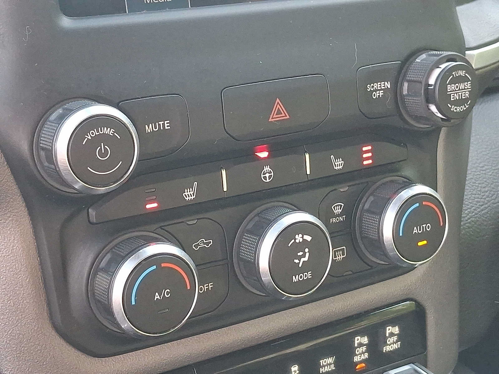 Used 2022 RAM 1500 Big Horn AWD/4WD image 16