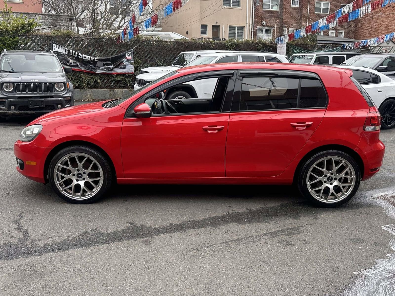 Used 2012 Volkswagen Golf 4-Door image 7