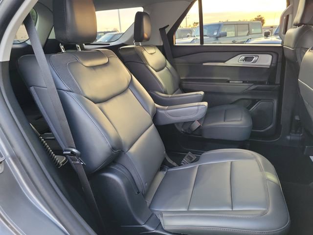 Used 2025 Ford Explorer Active w/ Active Comfort Package image 19