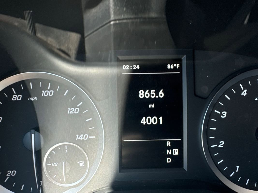 Used 2022 Mercedes-Benz Metris image 5