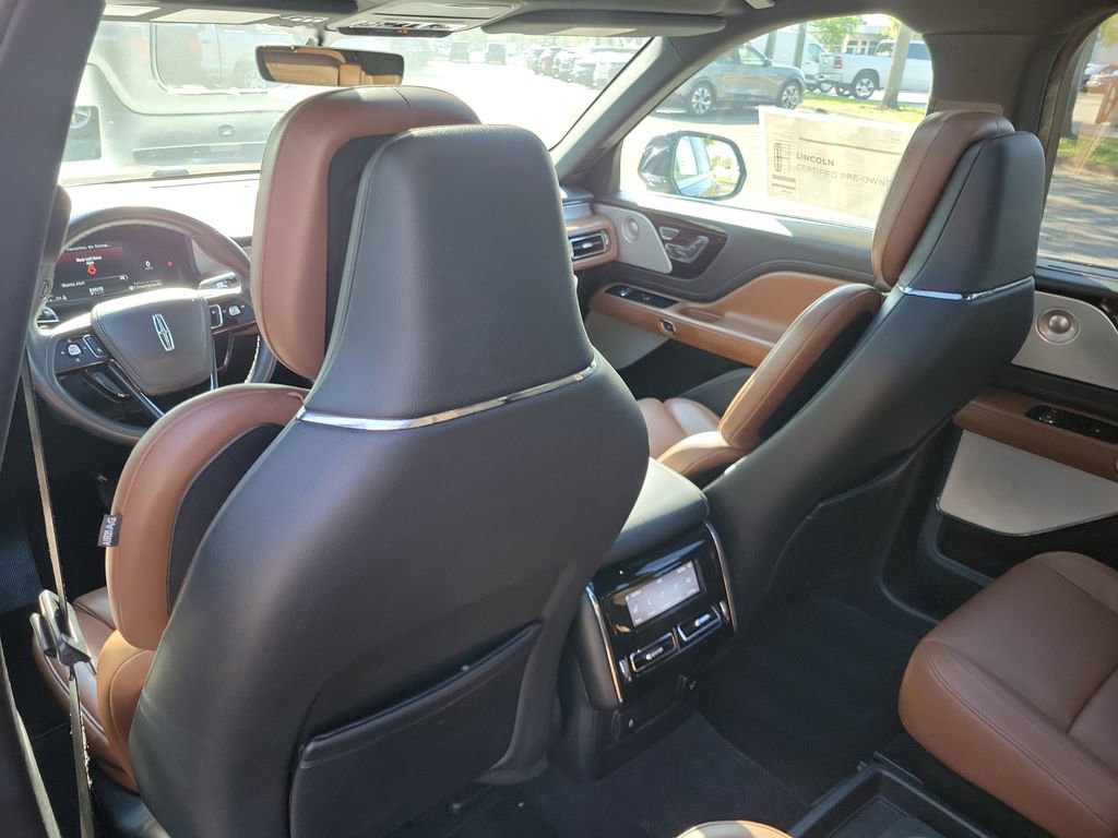 Certified 2022 Lincoln Aviator Reserve w/ Equipment Group 201A image 13
