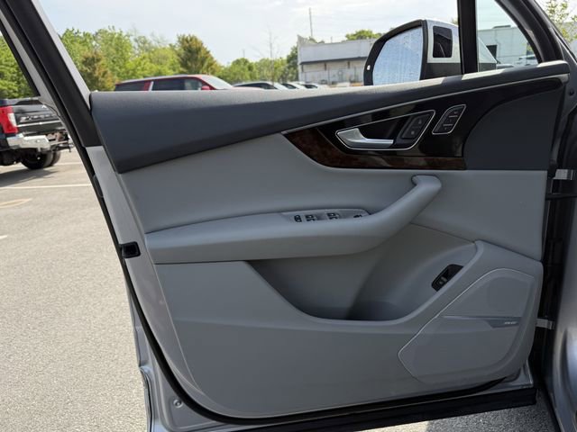 Used 2017 Audi Q7 3.0T Prestige image 10