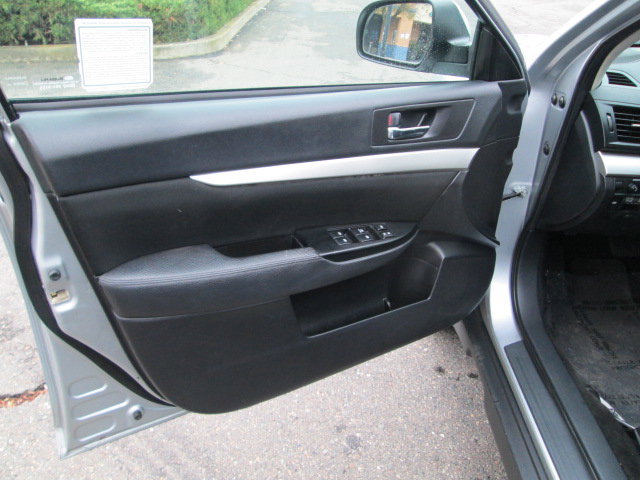 Used 2013 Subaru Outback 2.5i Premium image 12